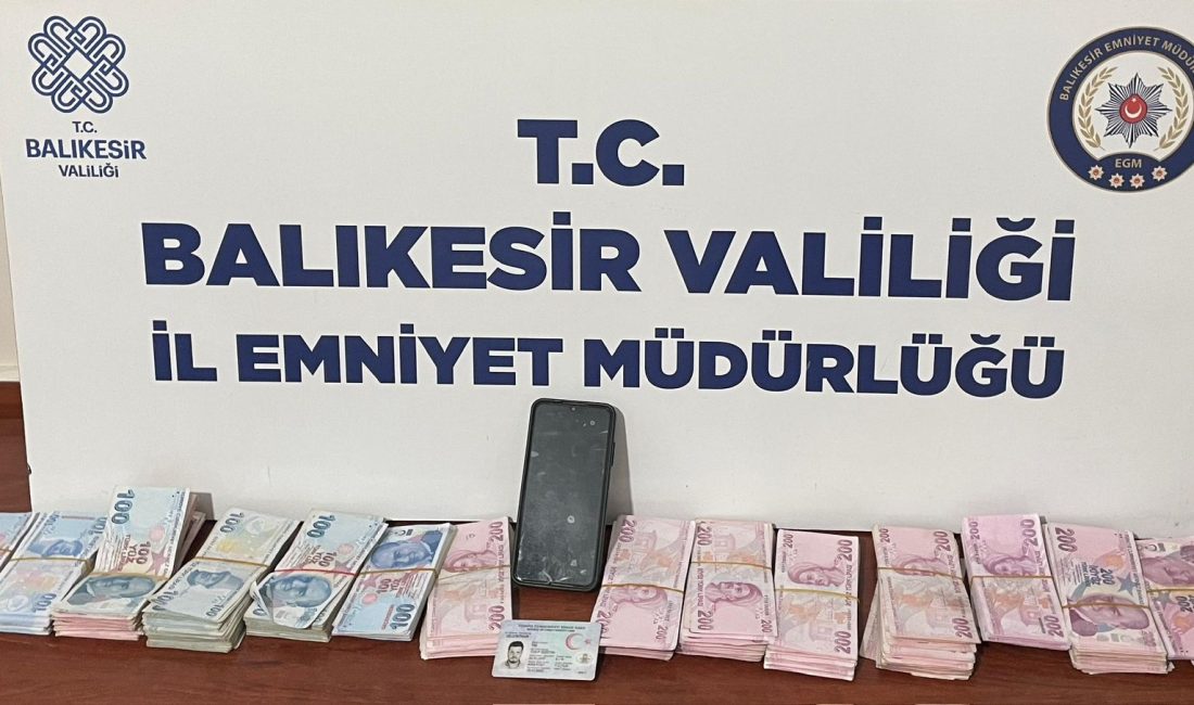 Bandırma’da polis kılığında 1 Milyonluk Dolandırıcılığa Suçüstü Bandırma İlçe Emniyet Müdürlüğü Asayiş Büro Amirliği ekiplerince yürütülen çalışmalar