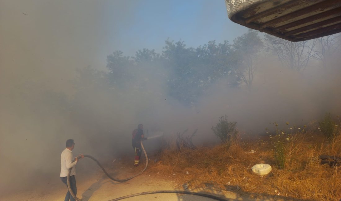 Bandırma’da ot yangını kontrol altına alındı Balıkesir’in Bandırma ilçesi Aksakal Mahallesi’nde otluk alanda çıkan yangın, Bandırma
