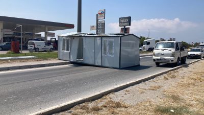 Balıkesir’in Bandırma ilçesinde Küçük Sanayi Sitesi girişinde seyir halindeki bir