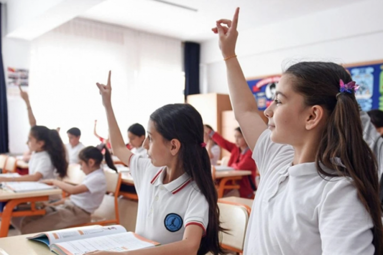 2025-2026 Eğitim Öğretim Yılı Takvimi Açıklandı: Bu Yıl Ramazan Bayramı Tatili Yok Milli Eğitim Bakanlığı, 2025-2026 eğitim yılı takvimini duyurdu. Ramazan Bayramı,