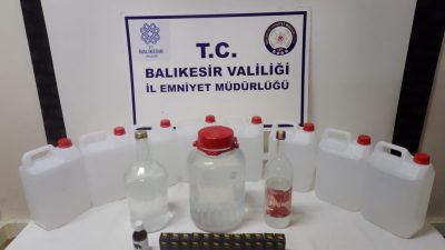 Balıkesir’in Edremit ilçesinde bir ikamette yapılan aramada 40 litre etil