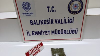 Balıkesir’in Edremit ilçesinde düzenlenen uyuşturucu operasyonunda 40,82 gram sentetik kannabinoid