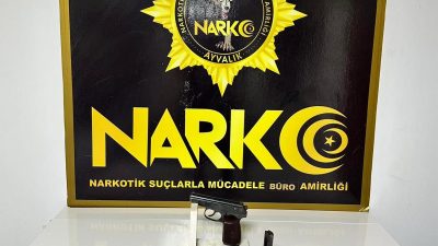 Uyuşturucu kullanma suçundan aranan şahıs, ruhsatsız tabanca ve fişeklerle birlikte
