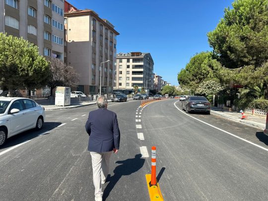 Bandırma Belediyesi, kent genelinde sürdürdüğü altyapı ve ulaşım projeleriyle vatandaşlara