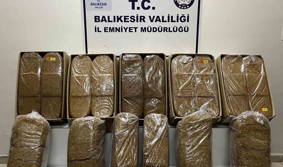 Balıkesir’in Edremit ve Ayvalık ilçelerinde polis ekiplerince gerçekleştirilen operasyonlarda uyuşturucu