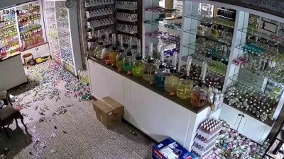 Balıkesir’de meydana gelen 6.1 büyüklüğündeki deprem esnasında ineklerin kaçışması güvenlik