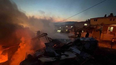 Balıkesir’in Erdek ilçesi Atatürk Mahallesi Kurtuluş Sokak’ta bulunan bir barakada