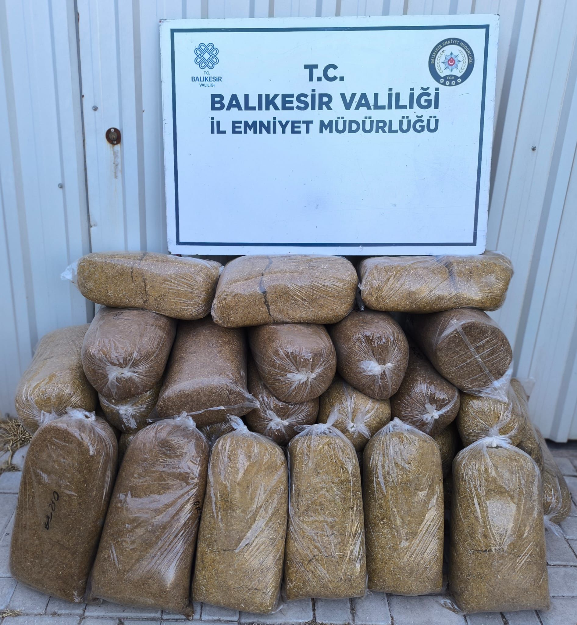 Balıkesir’in Bandırma ilçesinde bir işyerinde yapılan aramada 170 kilo açık