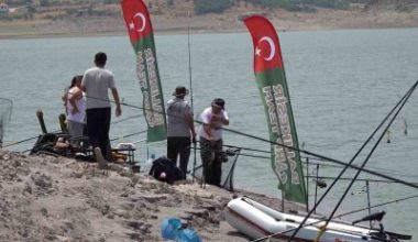 Sındırgı’da balıkçılar baraj gölünde kıyasıya yarıştı
Balıkesir’in Sındırgı ilçesinde, Genç Avcılar