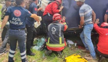 Balıkesir’in Havran ilçesinde meydana gelen sıkışmalı trafik kazasında sürücü yaralı