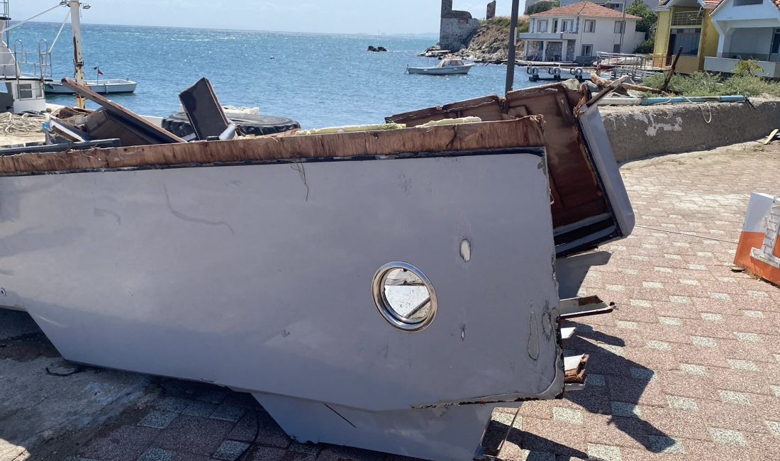 Kazada parçalanan tekne vinçle karaya çıkarıldı: Bilirkişi incelemesi başladı Balıkesir’in Marmara Adası açıklarında 4 Ağustos’ta meydana gelen ve iş