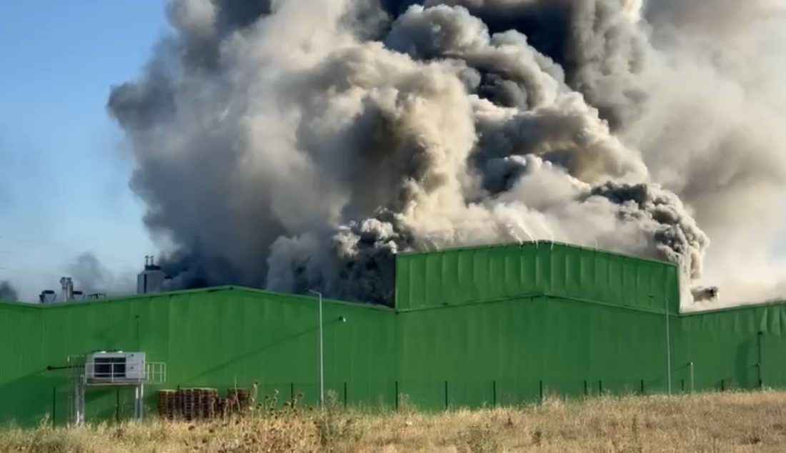 Teksüt fabrikasındaki yangınla ilgili 7 kişi gözaltına alındı Balıkesir’in Gönen ilçesinde bulunan Teksüt fabrikasında geçtiğimiz gün çıkan yangınla