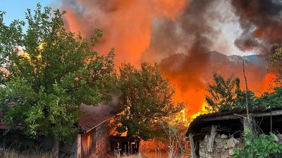 Balıkesir’in Bigadiç ilçesinde bulunan kırsal Köseler Mahallesi’nde sabahın ilk ışıklarında
