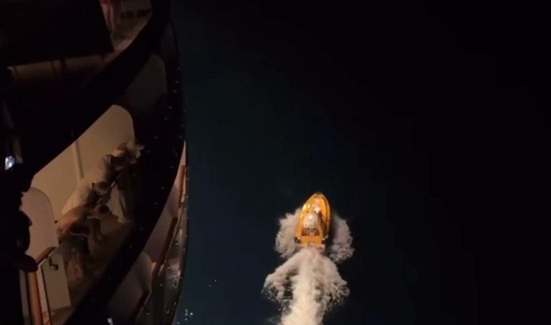  Balıkesir'in Marmara Adası açıklarında seyreden Sun Princess isimli yolcu