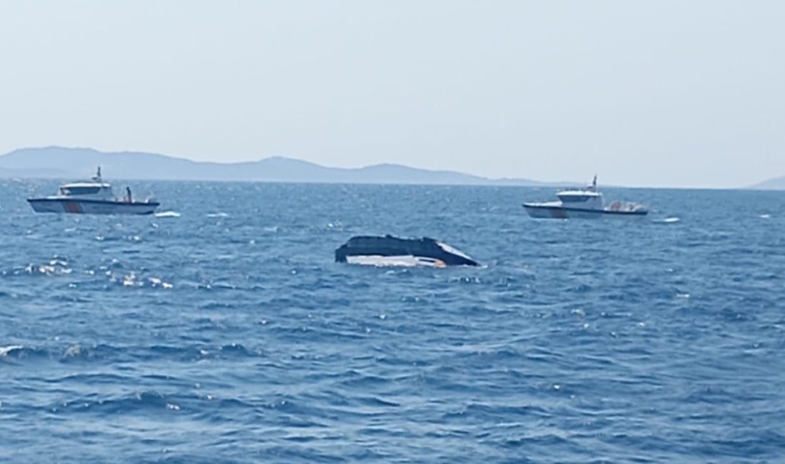 Balıkesir’in Marmara Adası açıklarında, Asmalı Topaç Mevkii yakınlarında parçalanmış halde