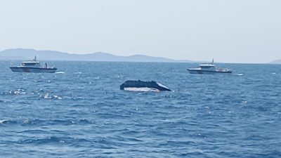 Balıkesir’in Marmara Adası açıklarında, Asmalı Topaç Mevkii yakınlarında parçalanmış halde