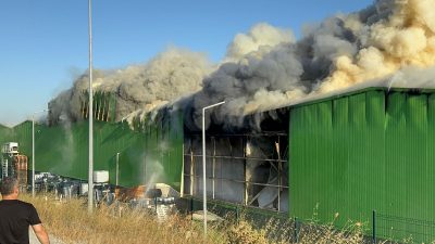Balıkesir’in Gönen ilçesinde faaliyet gösteren Teksüt firmasının sevkiyat bölümünde geçtiğimiz