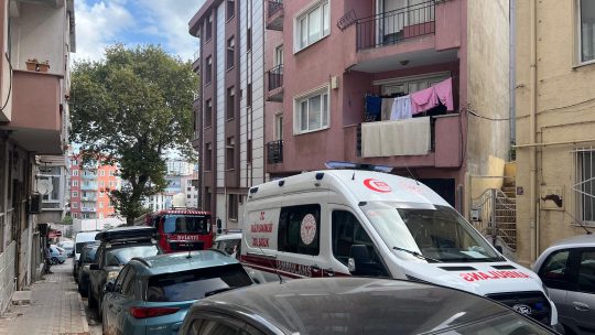 Balıkesir’in Bandırma ilçesinde bir apartmandaki dairede bir vatandaşın yaşamına son