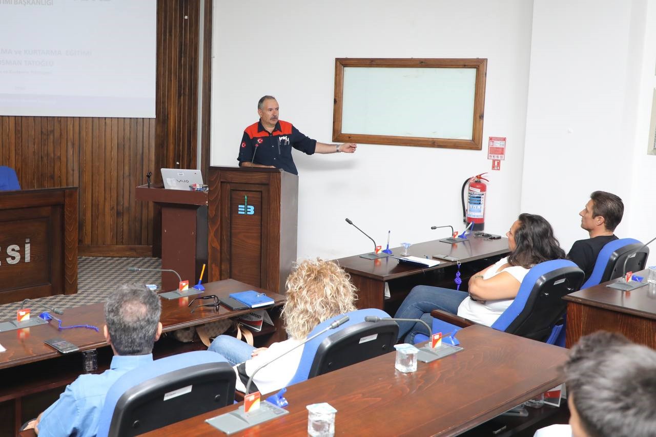 Balıkesir’in Edremit ilçesinde İDA-SAR Arama Kurtarma Ekibine, Balıkesir AFAD’ta görevli