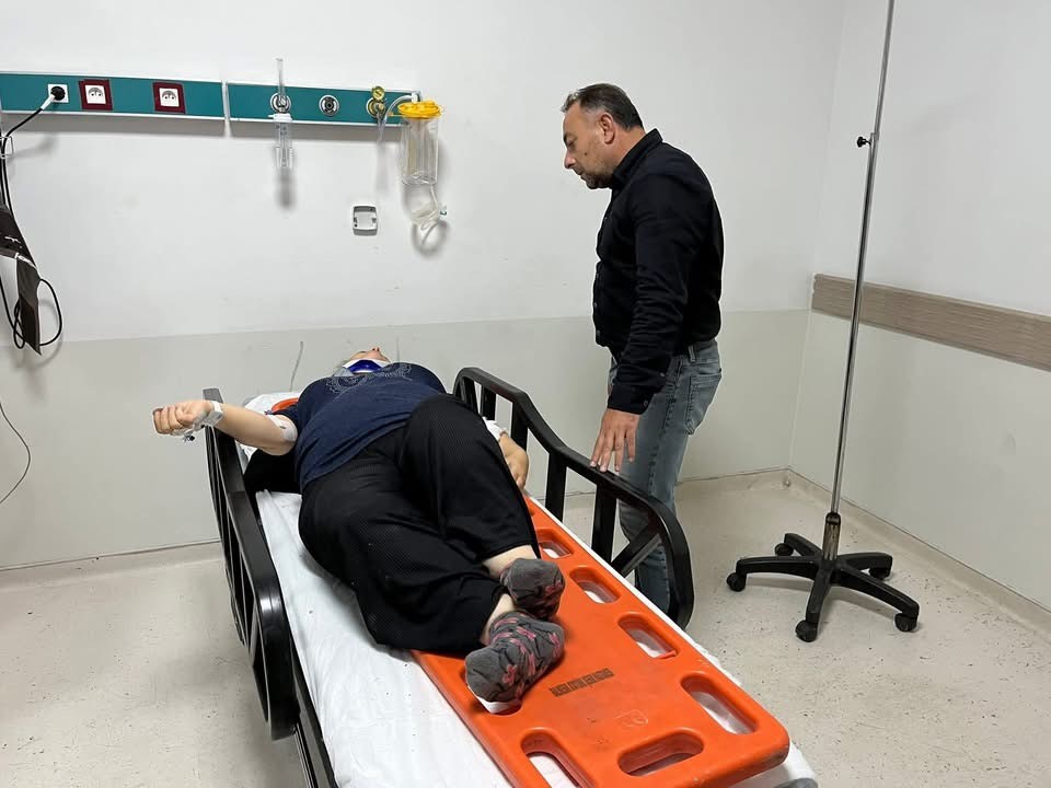 
Balıkesir’in Burhaniye ilçesinde kontrolden çıkan halk otobüsünün zeytinlik alana devrildiği