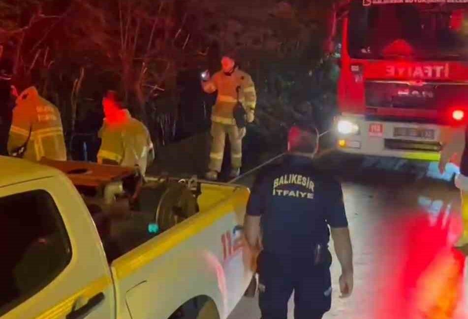Kapıdağ’daki yangında sigara izmariti iddiası: Yangına ilk müdahale offroad ekibinden Balıkesir’in Erdek ilçesine bağlı Kapıdağ Yarımadası’nda ağaçlık alanda sigara izmaritinden