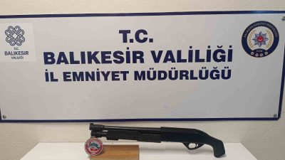Balıkesir’in Edremit ilçesinde dün gece saatleri polis timleri şok asayiş