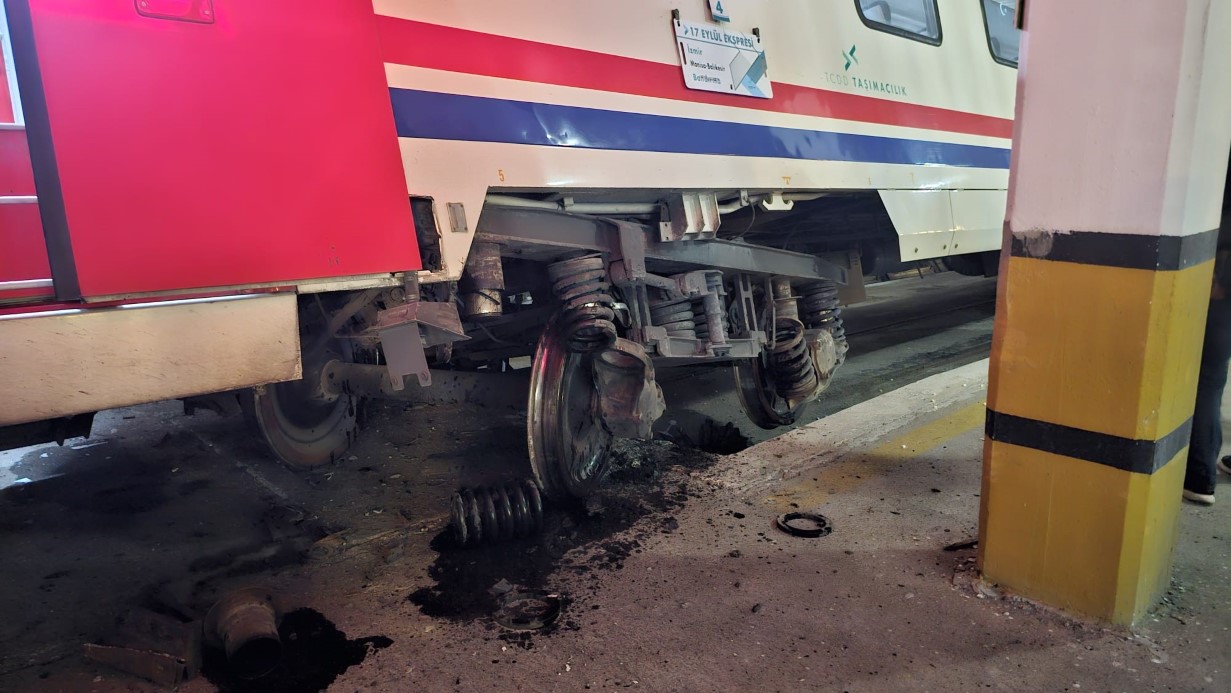 Balıkesir’in Bandırma ilçesinde yolcu treninin karıştığı kazada şans eseri yaralanan
