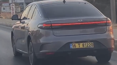 TOGG’un yeni sedan modeli T10F, Balıkesir’in Ayvalık ilçesinde seyir halinde