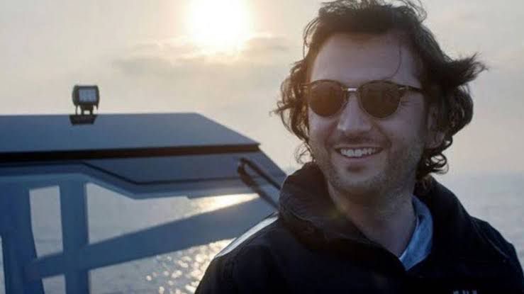 Halit Yukay’ın cansız bedeninin çıkarılması için çalışmalara TCG Alemdar da katıldı Balıkesir’in Erdek açıklarında iş insanı Halit Yukay’a (43) ait olduğu