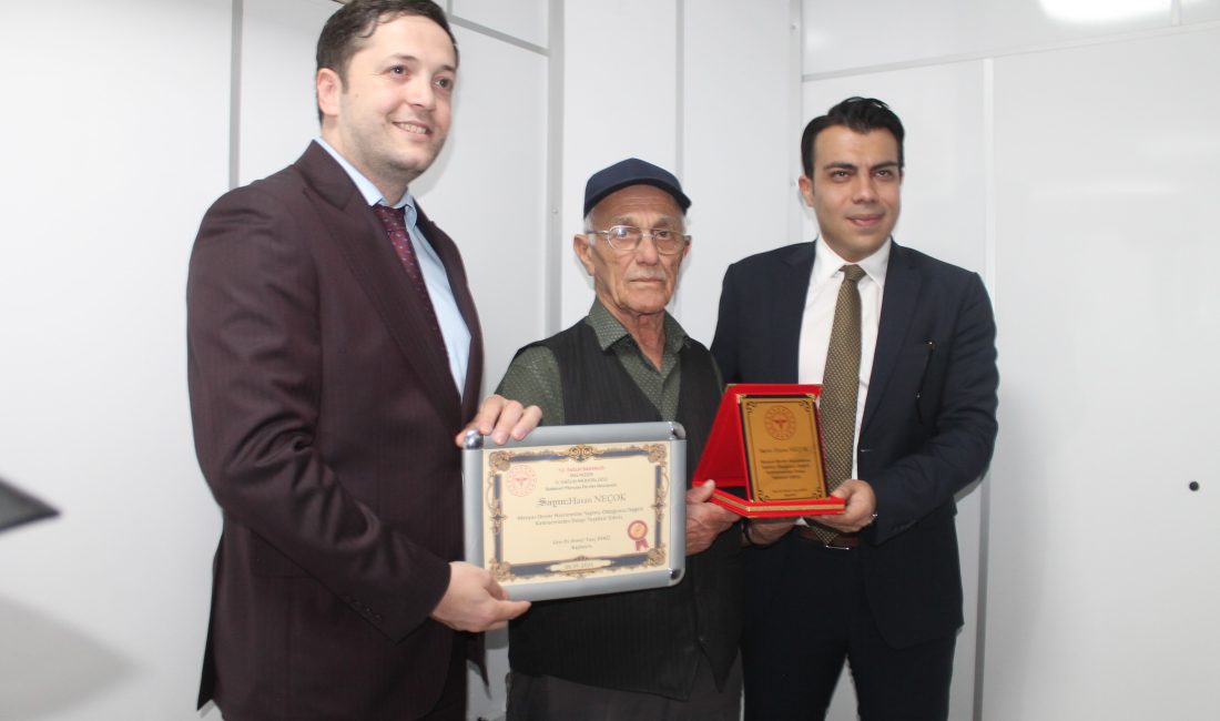 Manyas Devlet Hastanesi’ne panoramik diş röntgen cihazı bağışlandı Balıkesir’in Manyas ilçesinde vatandaşların diş ve çene sağlığı alanında daha