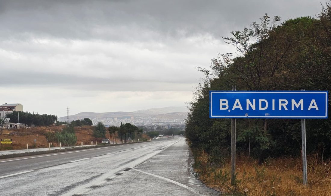 Meteoroloji Genel Müdürlüğü’nün günler öncesinden yaptığı uyarılar sonrası beklenen yağış,