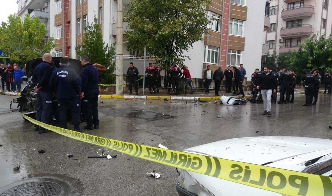 Polisten kaçtı ortalığı birbirine kattı Balıkesir'de polisin 'dur' ihtarına uymayan otomobil, kaçış sırasında yayaya