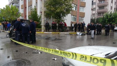  Balıkesir'de polisin 'dur' ihtarına uymayan otomobil, kaçış sırasında yayaya