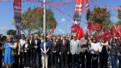 Cumhuriyet Halk Partisi’nin 102’nci kuruluş yıldönümü, Bandırma Cumhuriyet Meydanı’nda düzenlenen