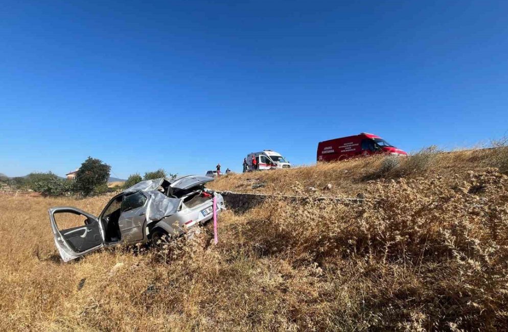 Balıkesir’in İvrindi ilçesinde meydana gelen tek taraflı trafik kazasında yoldan