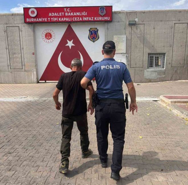 10 yıl hapis cezası bulunan firari Havran’da yakalandı Balıkesir İl Emniyet Müdürlüğü Havran İlçe Emniyet Müdürlüğü ekipleri, "uyuşturucu