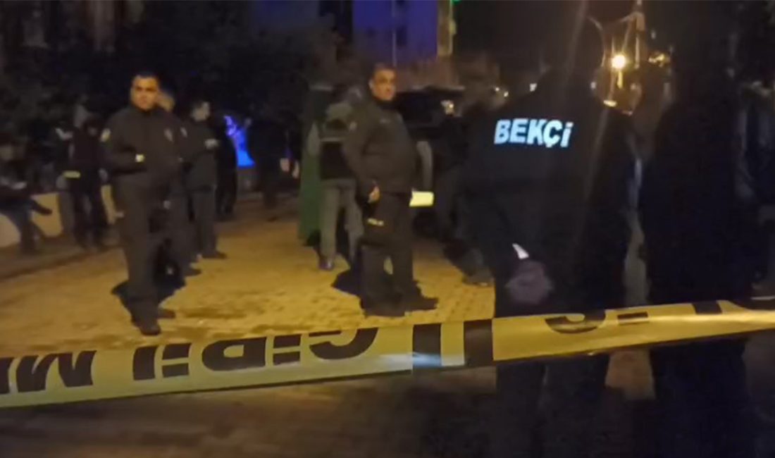 Balıkesir’in Edremit ilçesi İkizçay Mahallesi’nde bir evin giriş kapısında kan