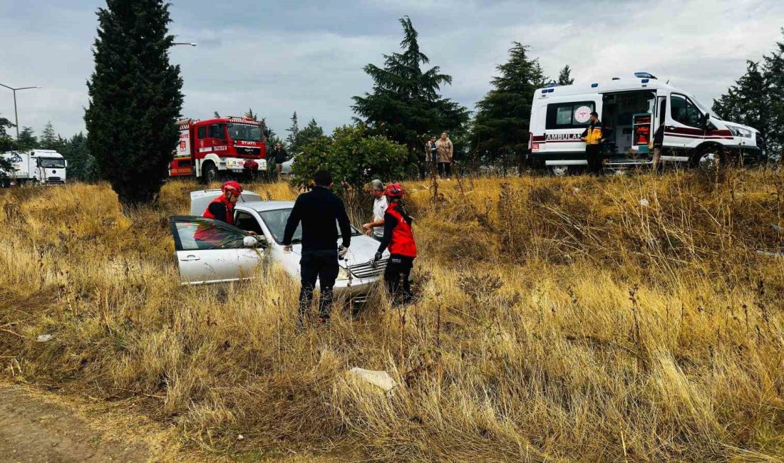 Balıkesir’de otomobil yağmurda kayarak, şarampole uçtu Balıkesir’de Kepsut yönüne giden otomobil yağıştan dolayı kayarak, şarampole uçtu.