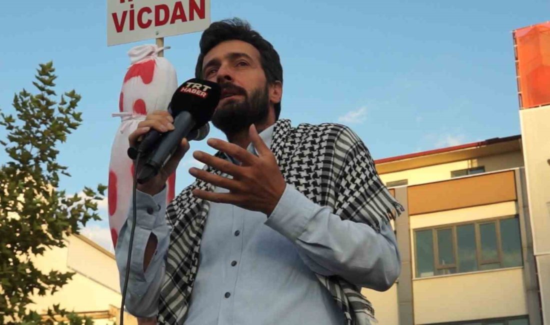 Balıkesir’de yüzlerce kişi Filistin’e destek için yürüdü Balıkesir Sivil Toplum Platformu tarafından düzenlenen "Filistin’e Destek Yürüyüşü"ne vatandaşlar