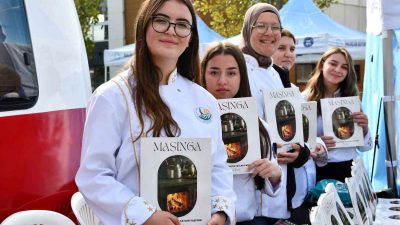 Balıkesir Büyükşehir Belediyesinin düzenlemiş olduğu 1. Balıkesir Kitap Fuarı birbirinden