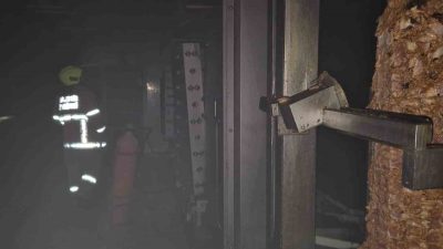 Balıkesir’in Susurluk ilçesine bağlı Karapürçek Mahallesi’nde bulunan bir fabrikada, havalandırma