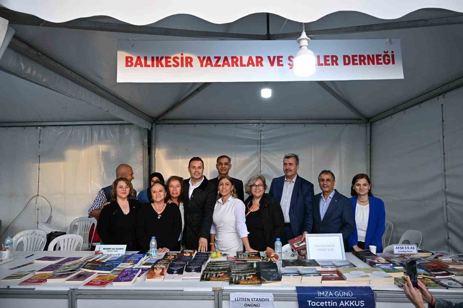 Balıkesir Kitap Fuarı’nı 10 günde 150 bin kişinin ziyaret ettiğini