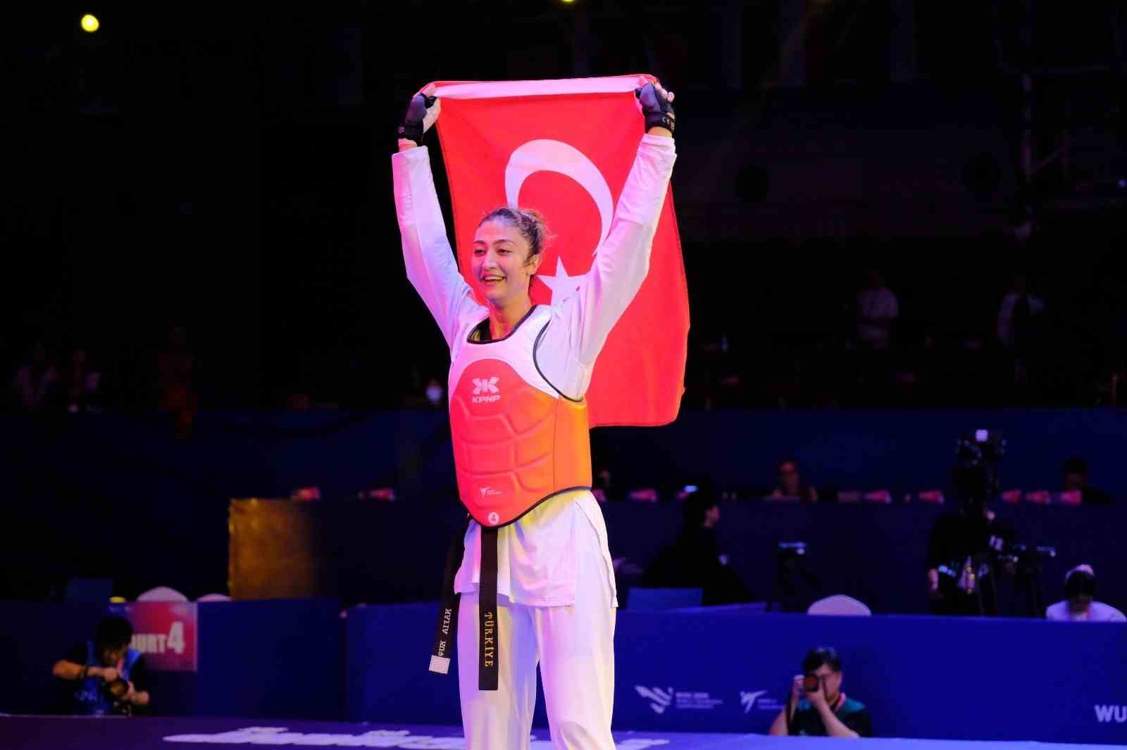 Balıkesir Büyükşehir Belediyespor’un milli sporcusu Nafia Kuş Aydın, 2025 Dünya