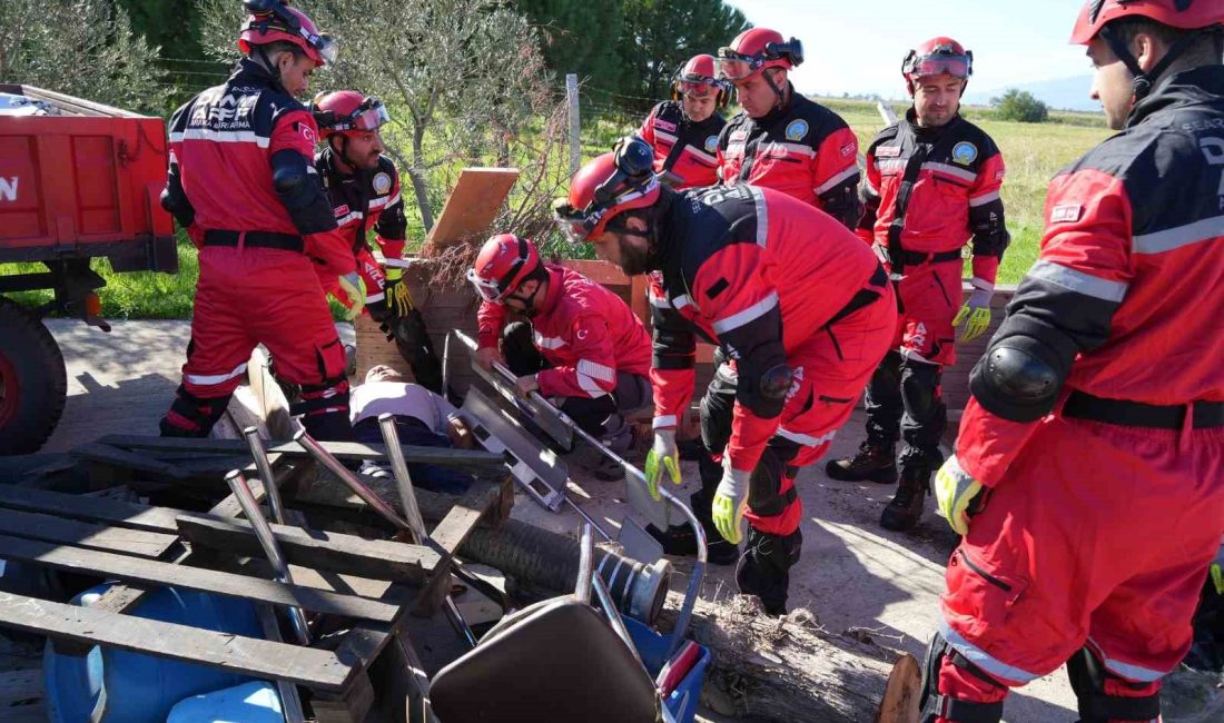 Balıkesir’deki 6.1’lik depremin ardından Koca Seyit Havalimanında ekipler kurtarma tatbikatı yaptı Devlet Hava Meydanları İşletmesi (DHMİ) Edremit Koca Seyit Havalimanı’nda, Sındırgı’da