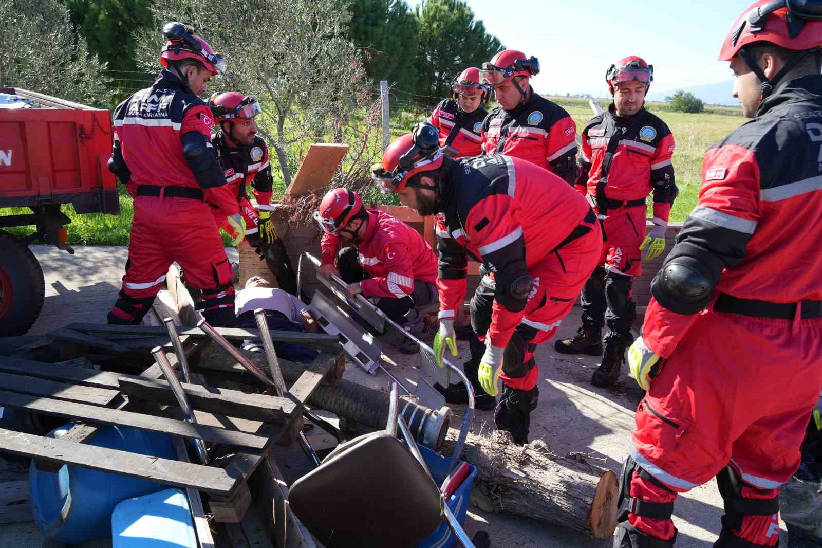 Devlet Hava Meydanları İşletmesi (DHMİ) Edremit Koca Seyit Havalimanı’nda, Sındırgı’da