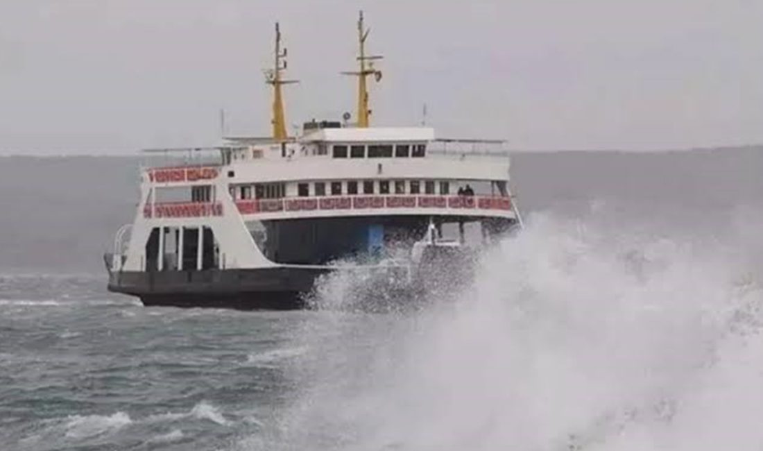 Marmara Denizi’nde etkili olan kuvvetli rüzgar ve dalga nedeniyle deniz