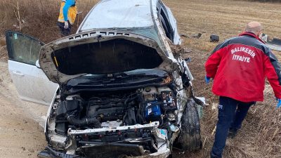 Balıkesir’in Bigadiç ilçesinde meydana gelen trafik kazasında 2 kişi yaralandı.