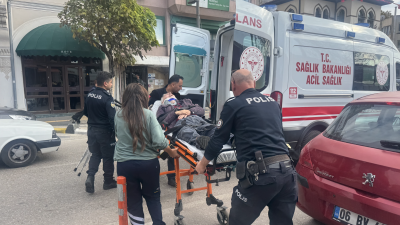 Balıkesir’in Bandırma ilçesinde Cumhuriyet Caddesi üzerinde yürüyen bir vatandaş aniden