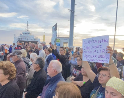 Ava gelen avcılara protesto şoku Balıkesir’in Paşalimanı Adası’na keklik avlamaya gelen avcılar, ada sakinleri tarafından