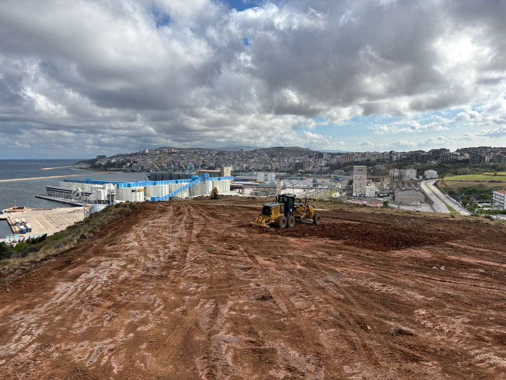 Bandırma’nın Ayyıldız Mahallesi’nde, halk arasında “Eski Askeriye Çamlık” olarak bilinen
